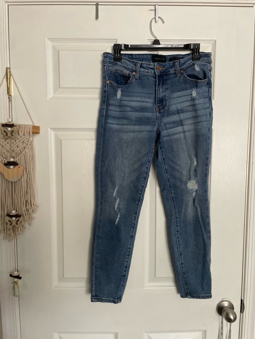 Kendall + Kylie Women’s 9/29 The Ultra Babe Skinny High-Rise Distressed Jeans